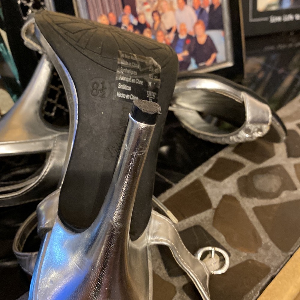 Shoes - Picture 5 of 7